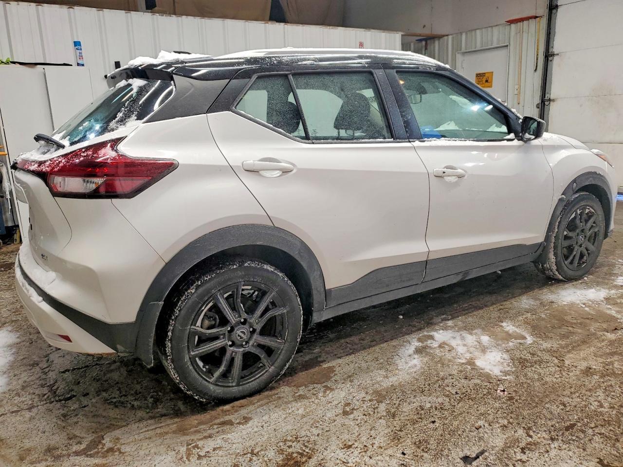 2023 NISSAN KICKS