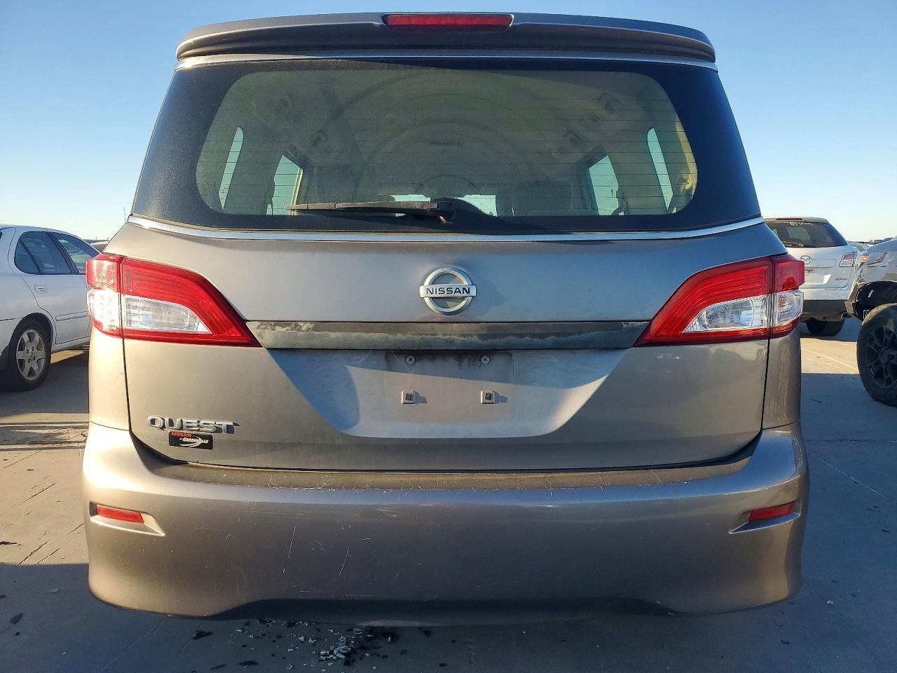 2013 NISSAN Quest