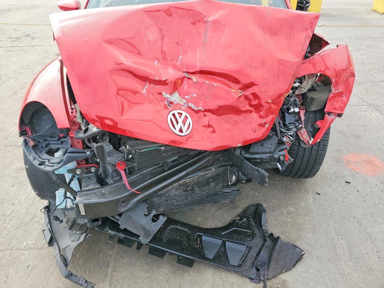 2013 VOLKSWAGEN Beetle