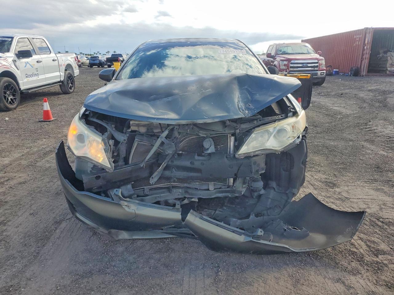 2013 TOYOTA CAMRY