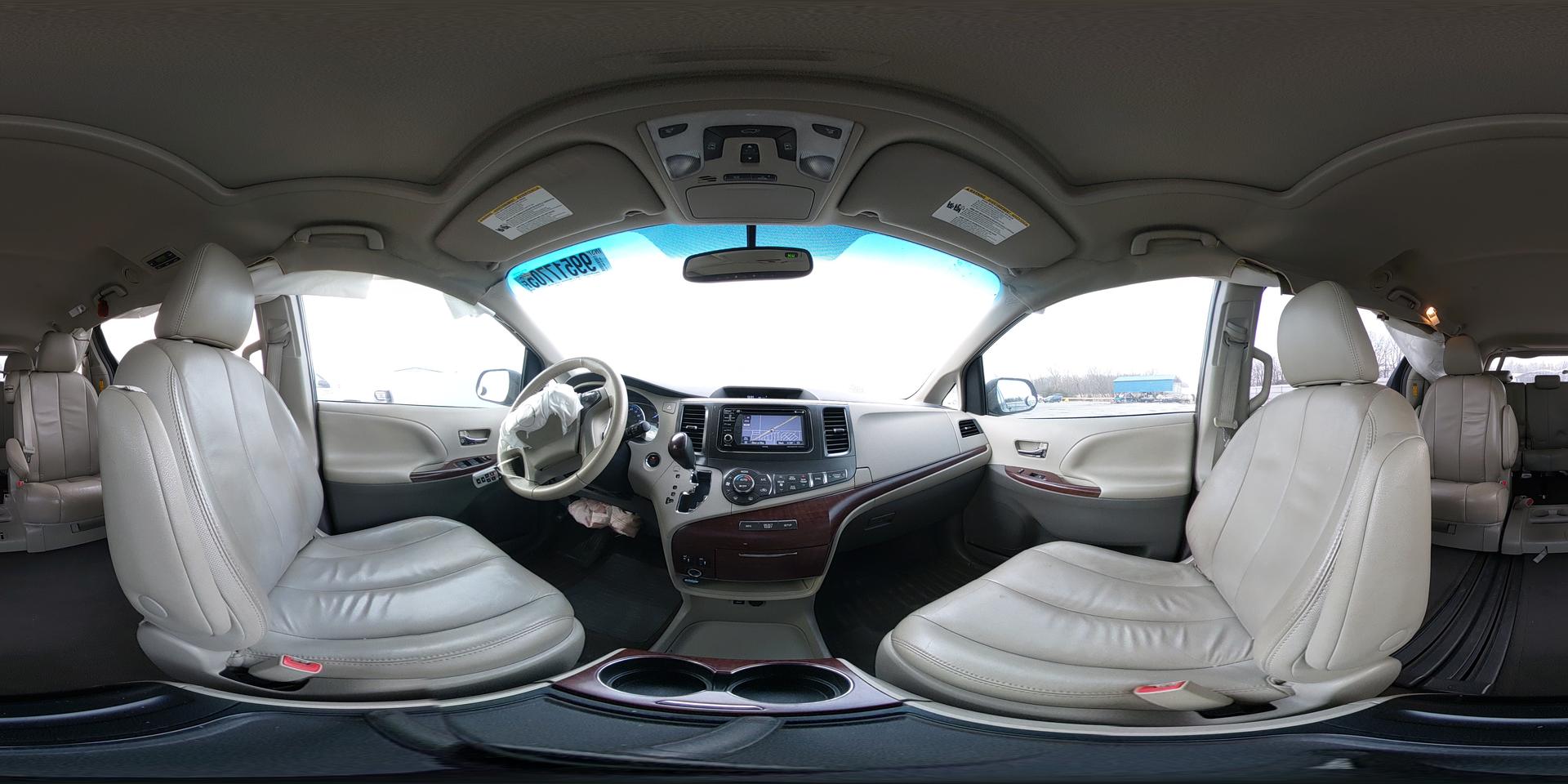 2014 TOYOTA SIENNA