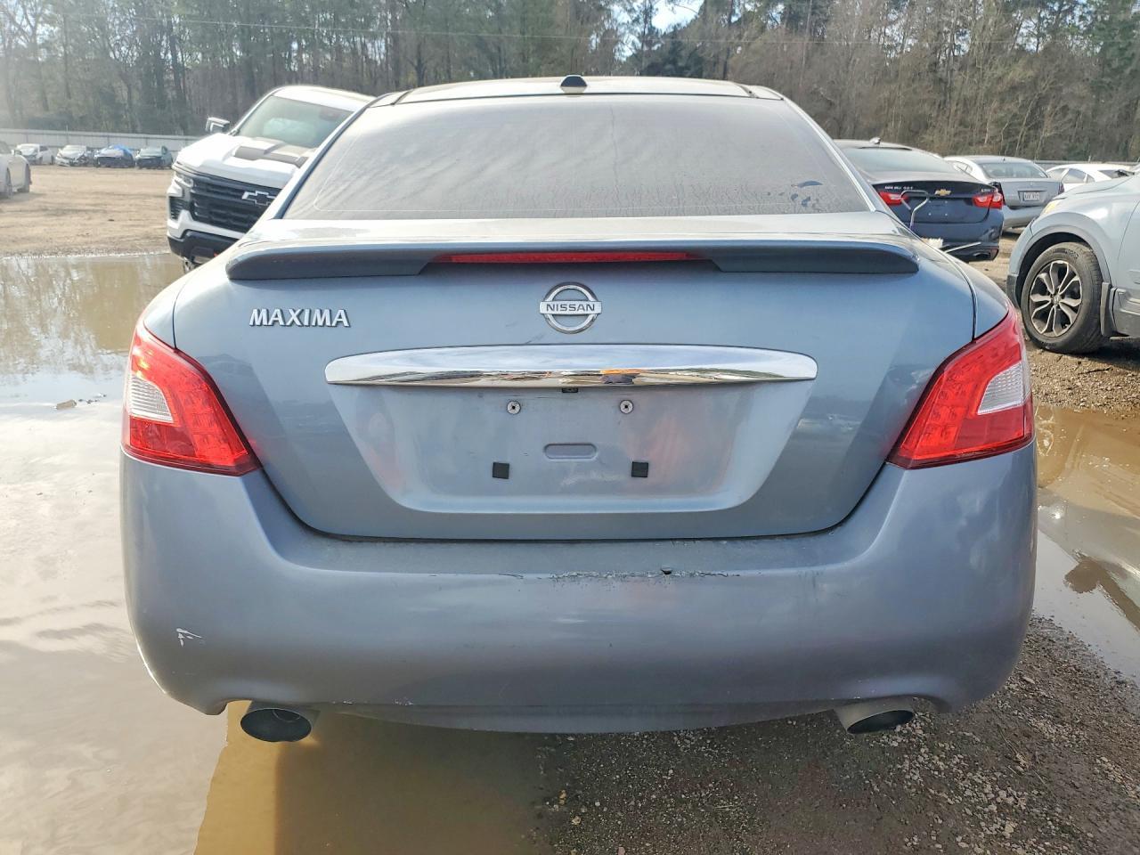 2010 NISSAN Maxima