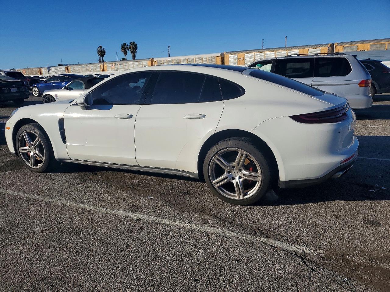 2017 PORSCHE Panamera