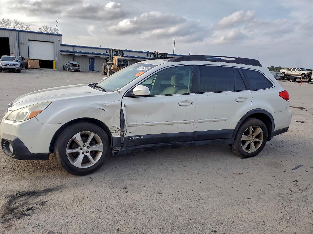 2014 SUBARU Outback