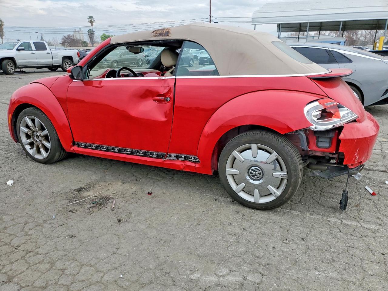 2016 VOLKSWAGEN Beetle