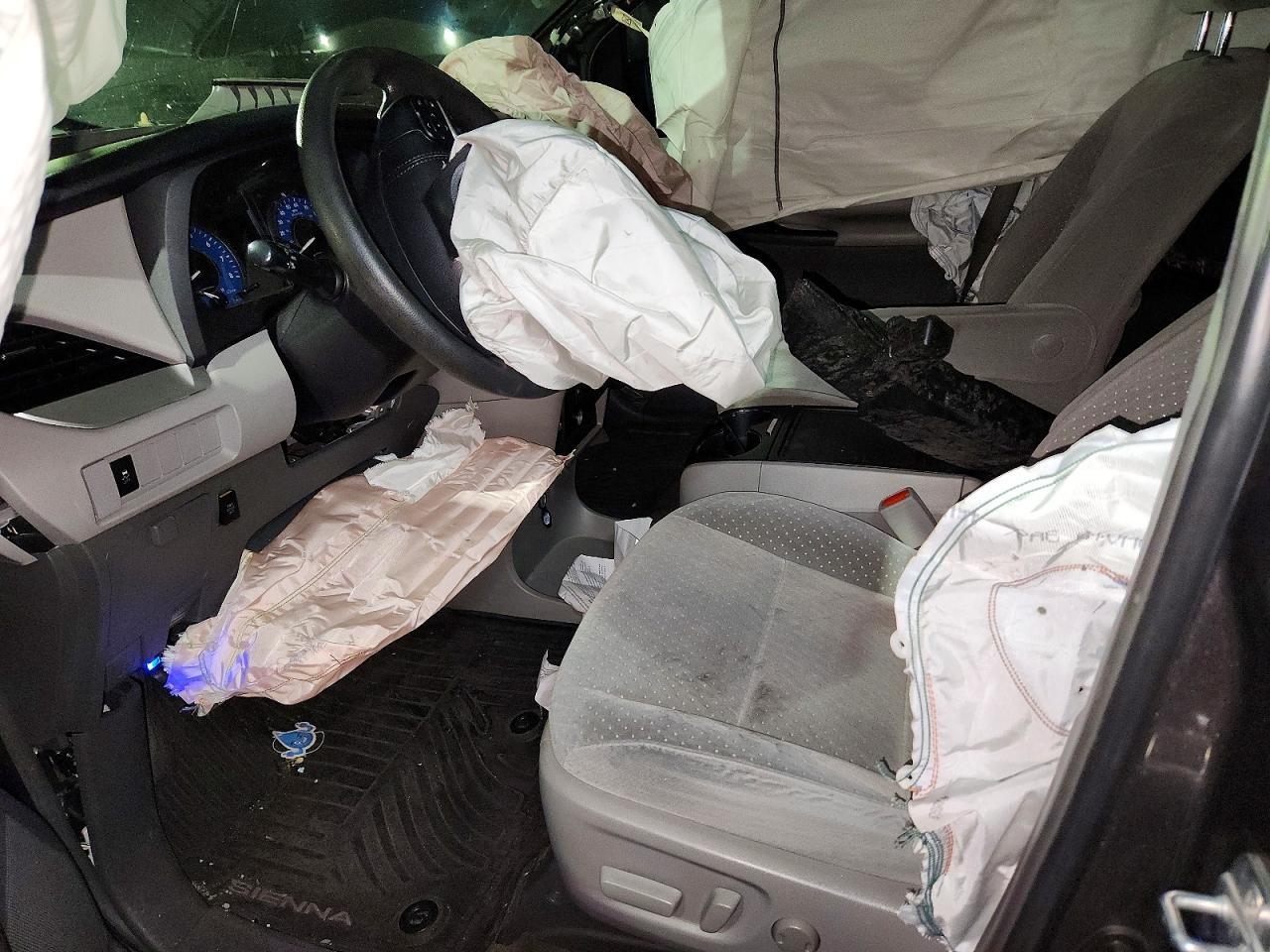 2018 TOYOTA SIENNA