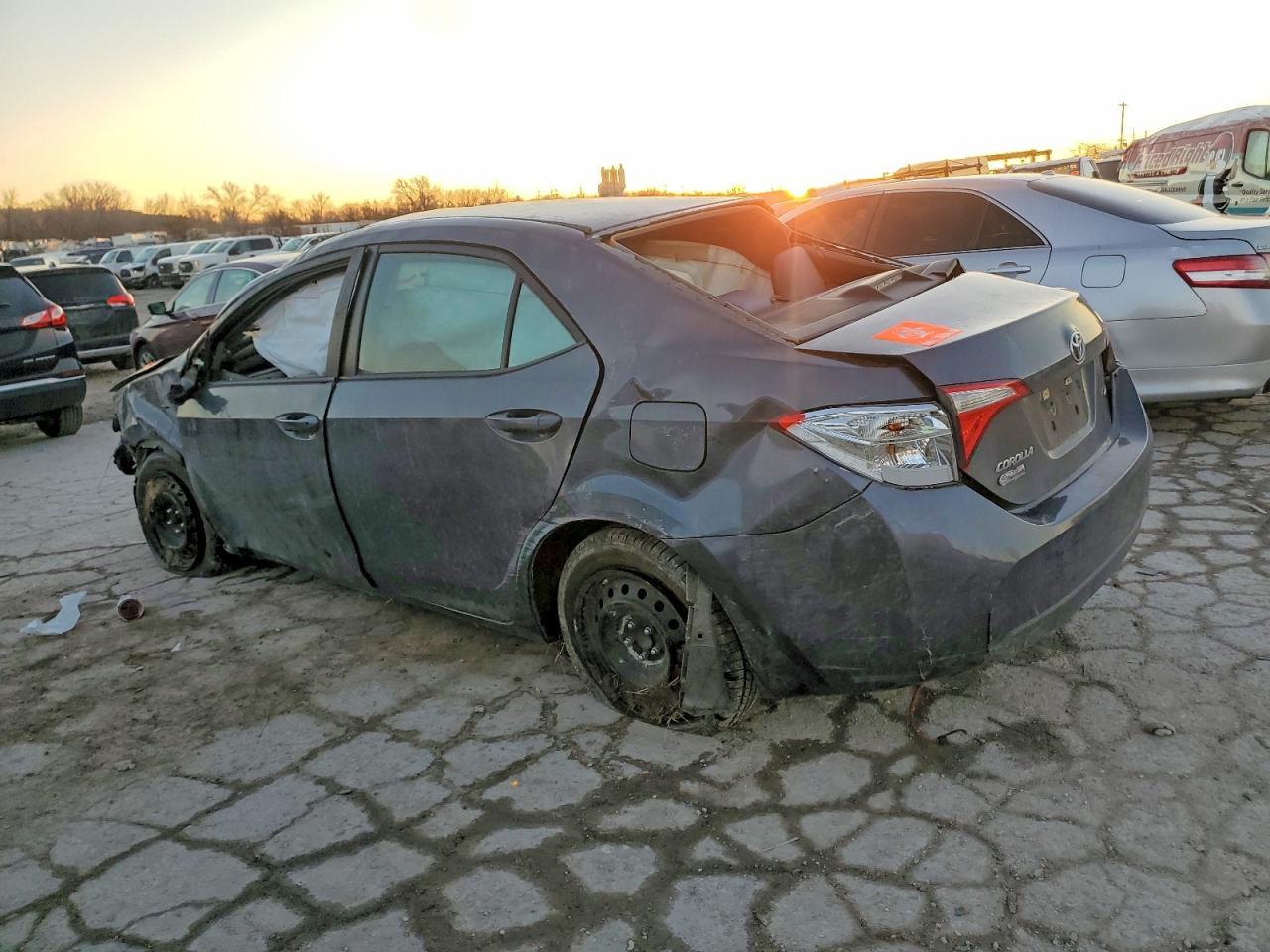 2015 TOYOTA COROLLA