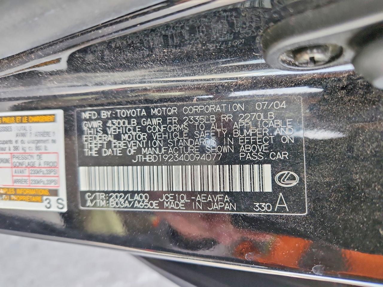 2004 LEXUS IS 300
