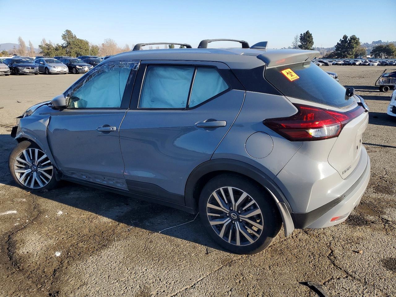 2021 NISSAN KICKS