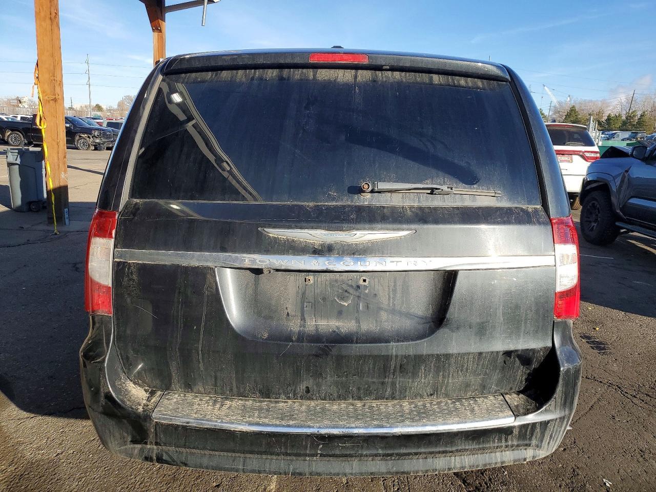 2012 CHRYSLER Town & Country