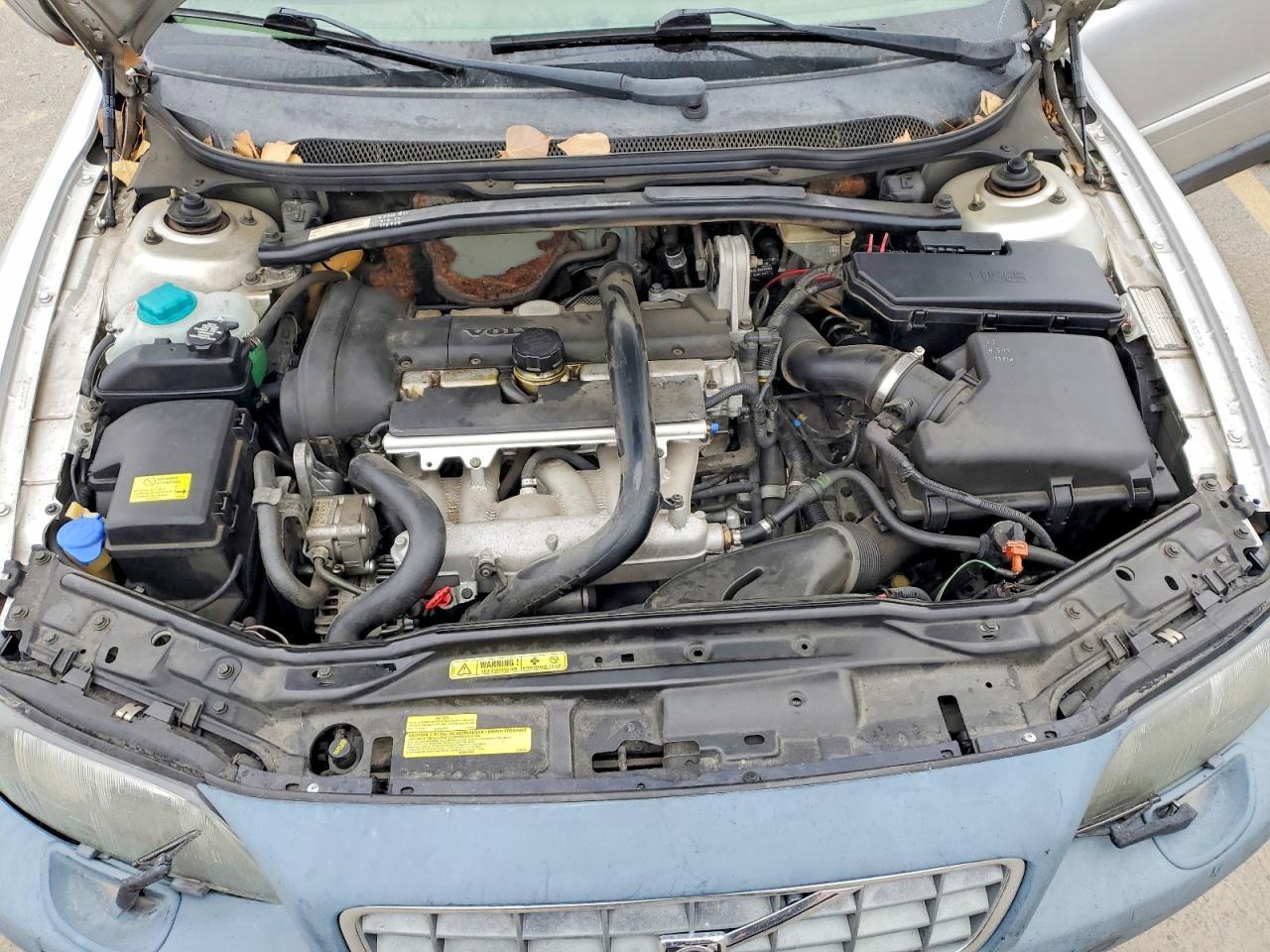 2004 VOLVO XC70