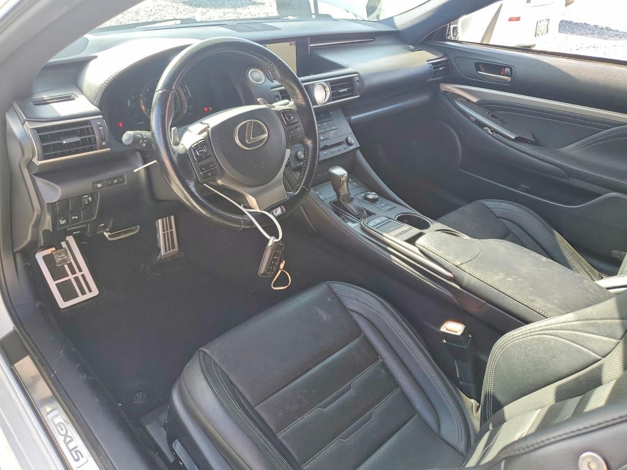 2017 LEXUS RC 200t