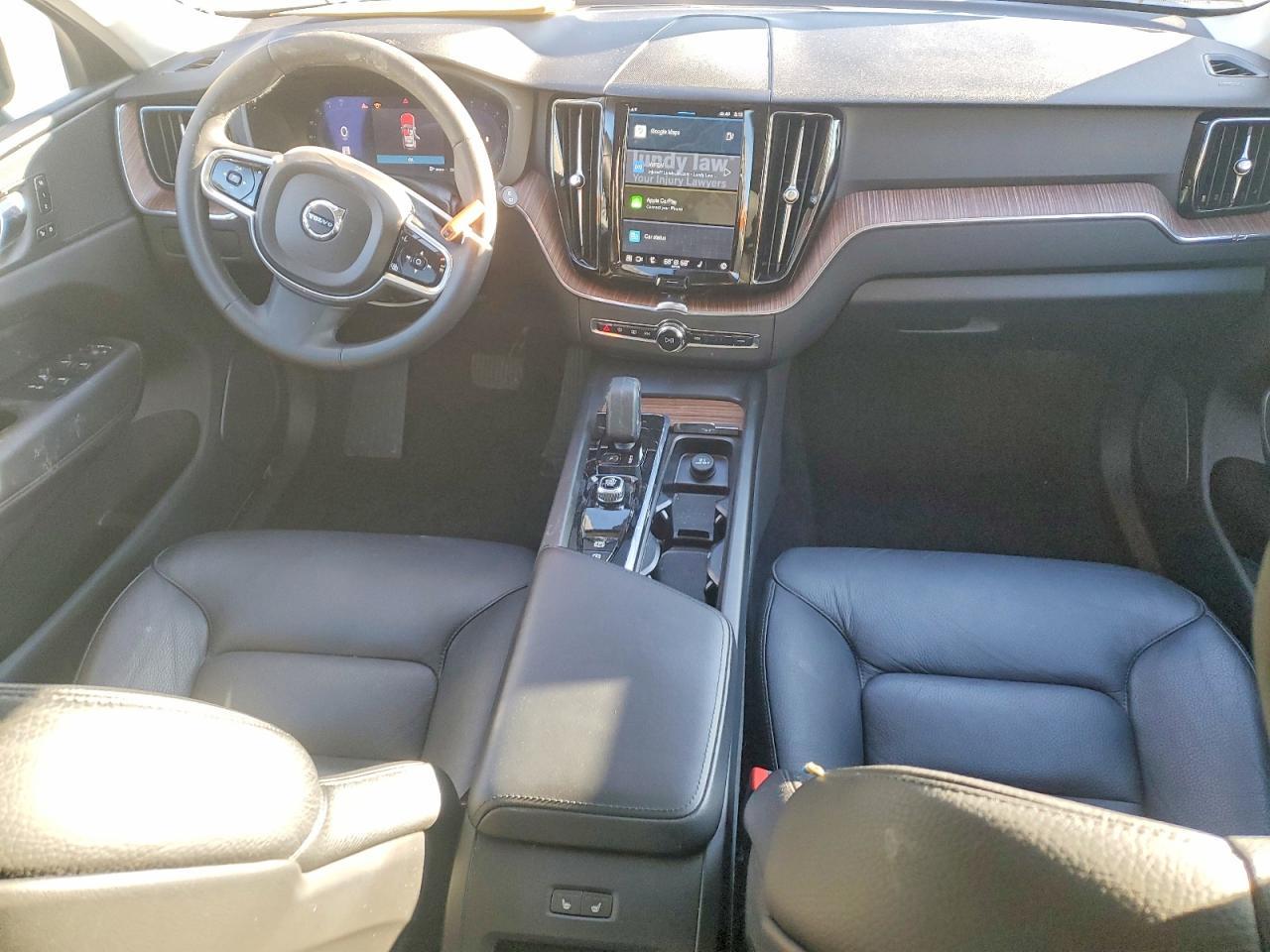 2023 VOLVO XC60