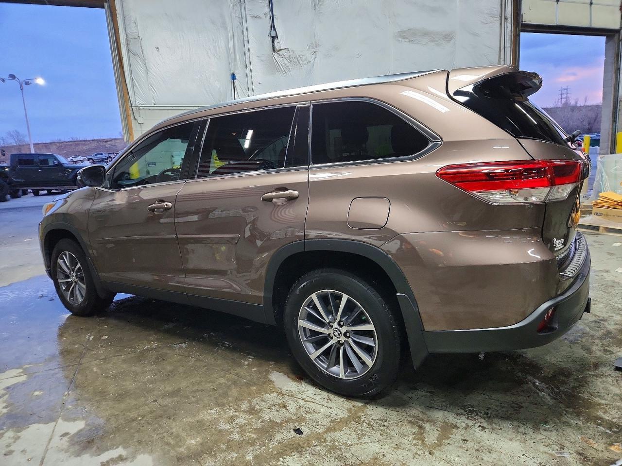 2019 TOYOTA HIGHLANDER