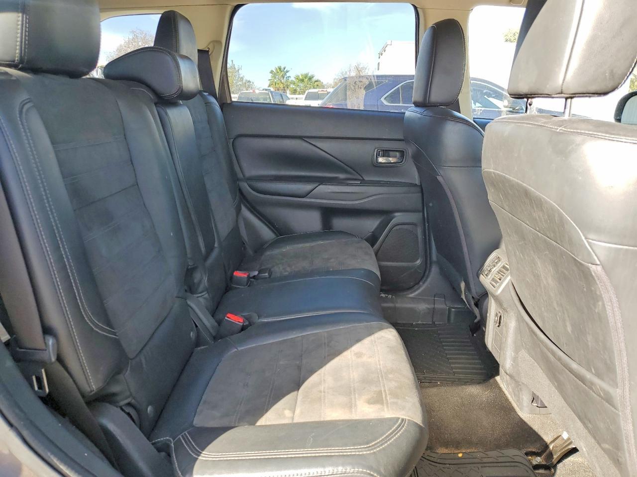 2019 MITSUBISHI outlander