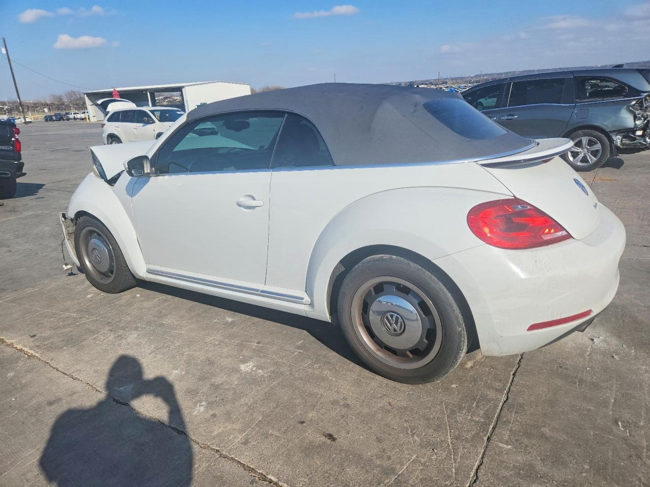 2016 VOLKSWAGEN Beetle
