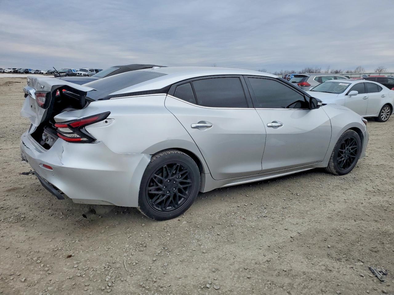 2022 NISSAN Maxima