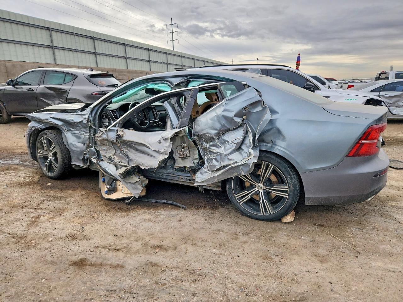 2019 VOLVO S60