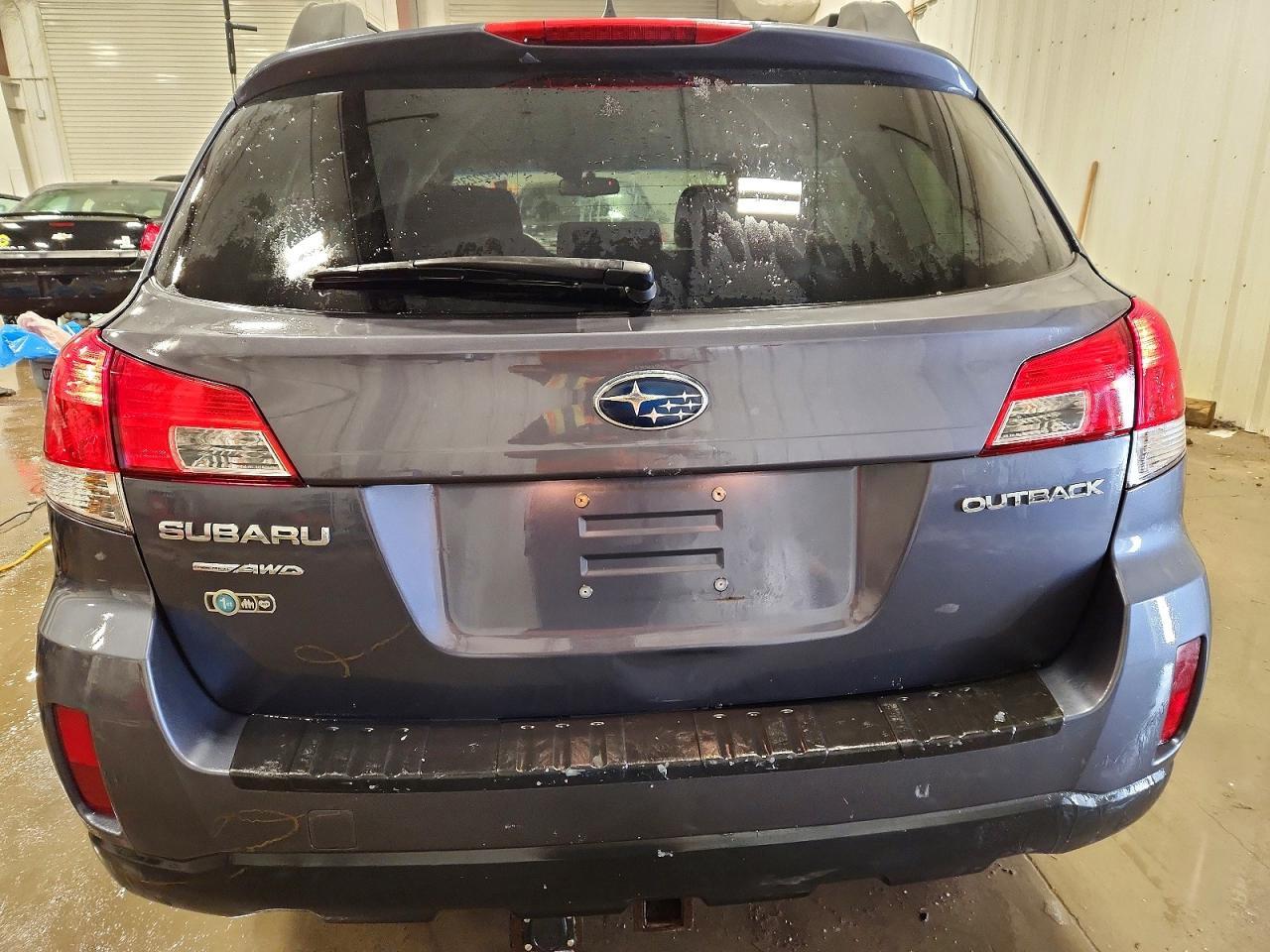 2014 SUBARU Outback