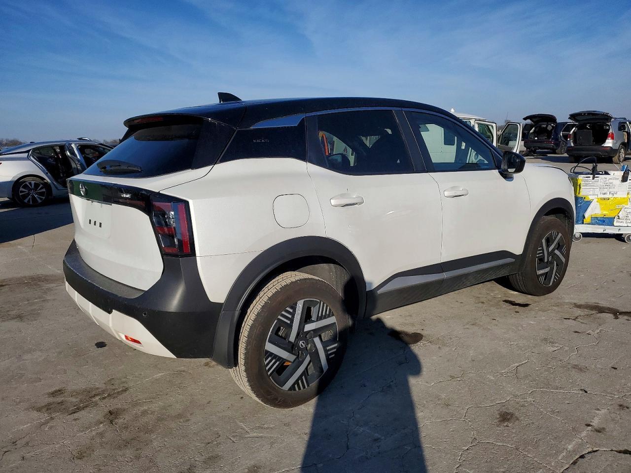 2025 NISSAN KICKS