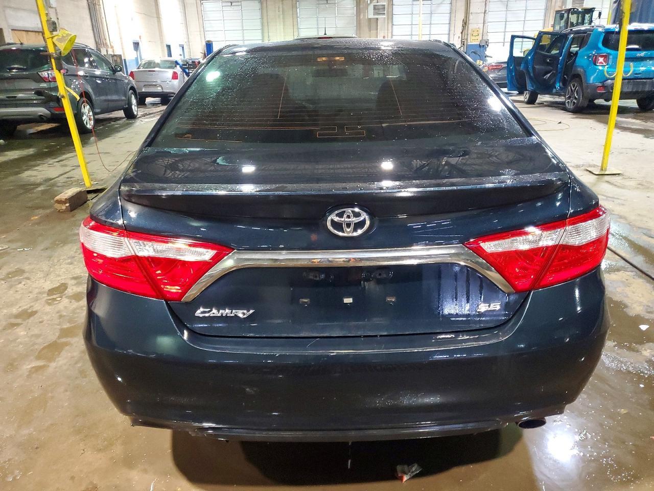 2016 TOYOTA CAMRY