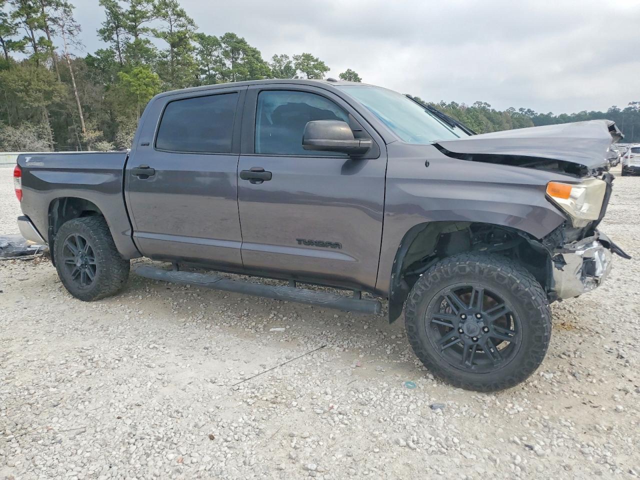 2017 TOYOTA TUNDRA