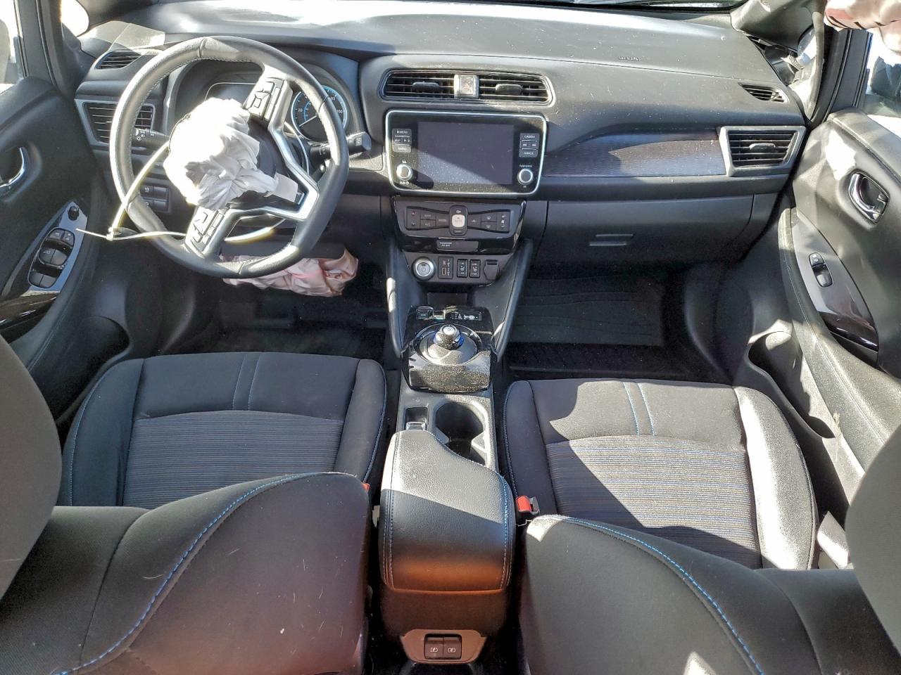 2025 NISSAN LEAF