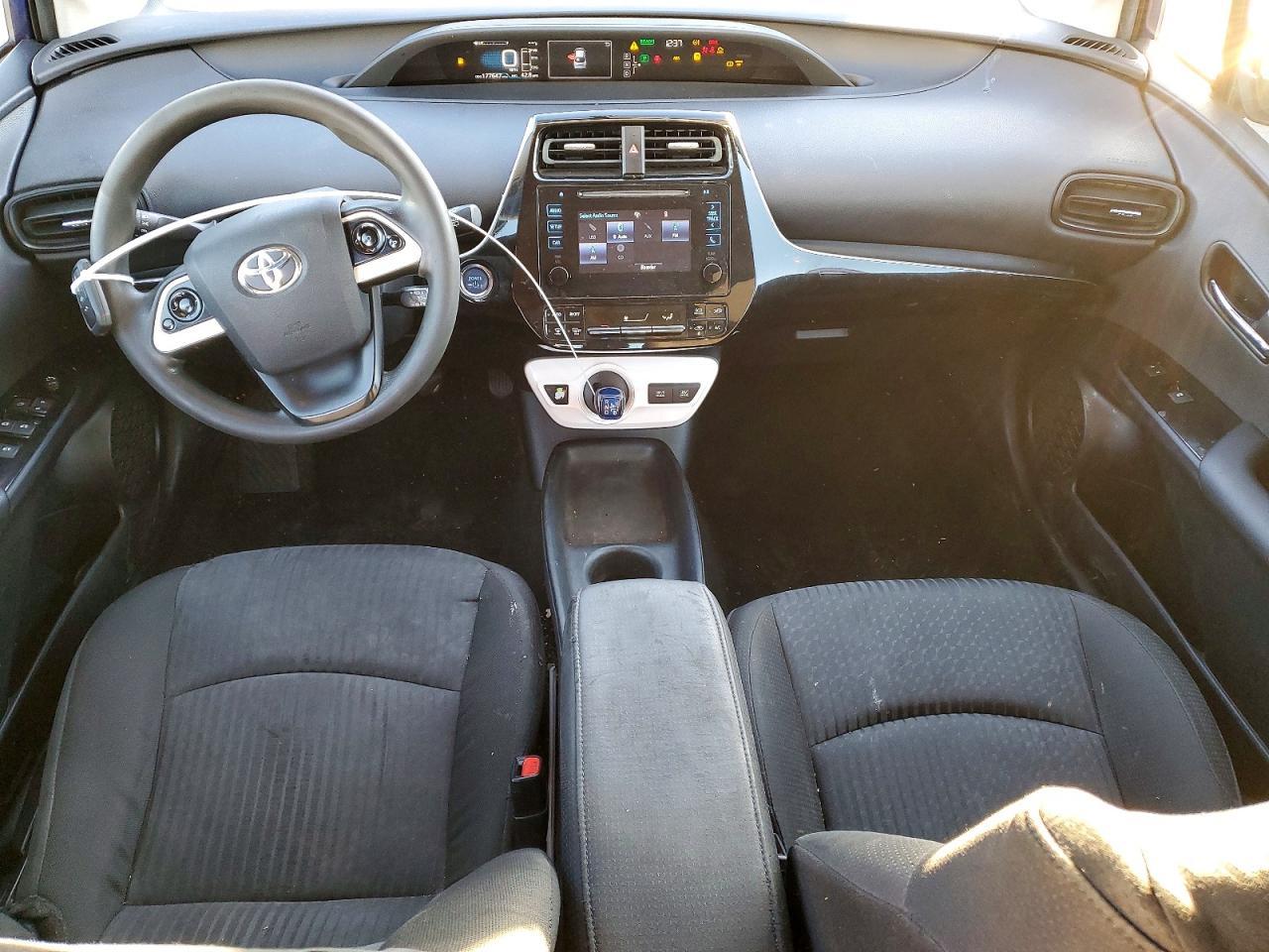 2016 TOYOTA PRIUS