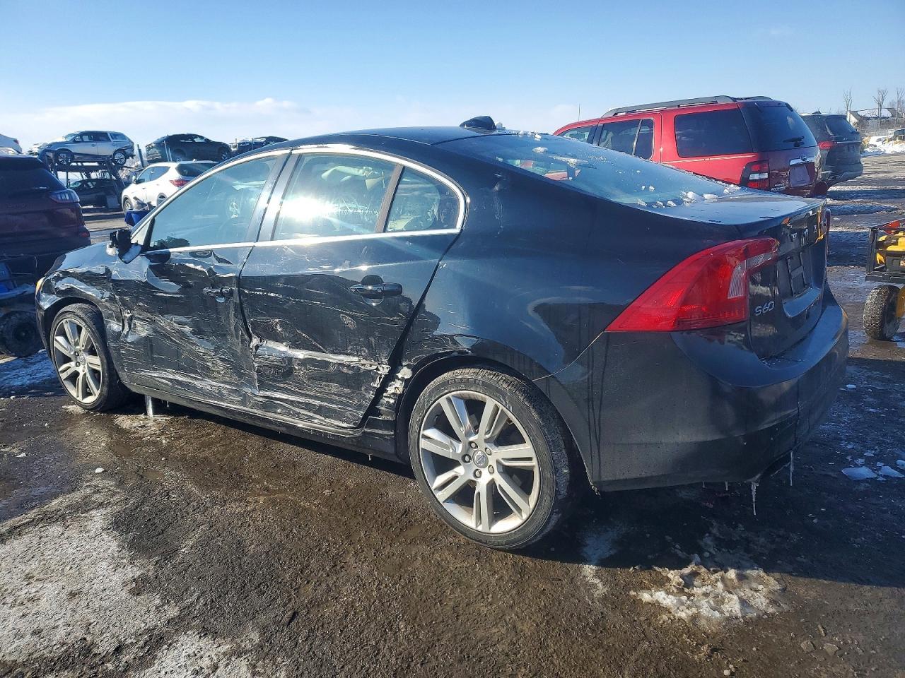 2015 VOLVO S60