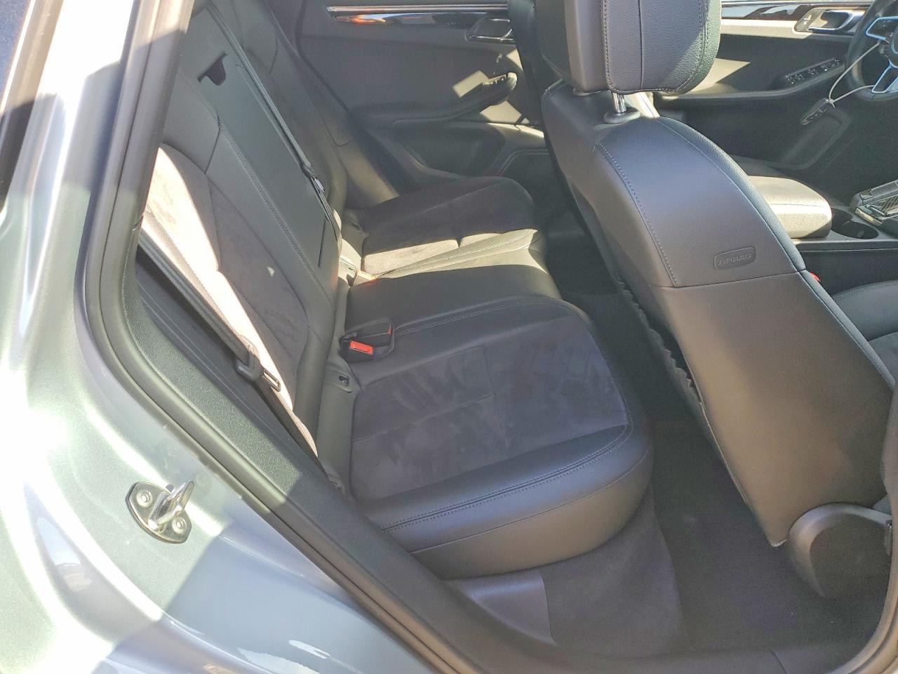 2019 PORSCHE Macan