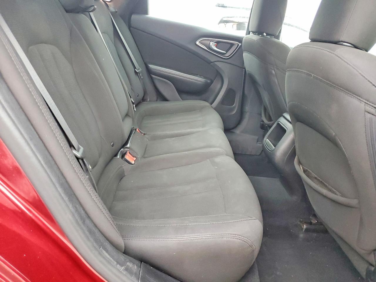 2016 CHRYSLER 200