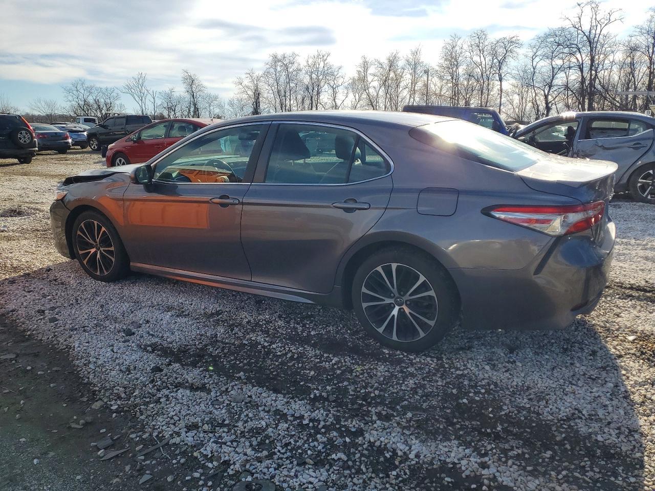 2018 TOYOTA CAMRY