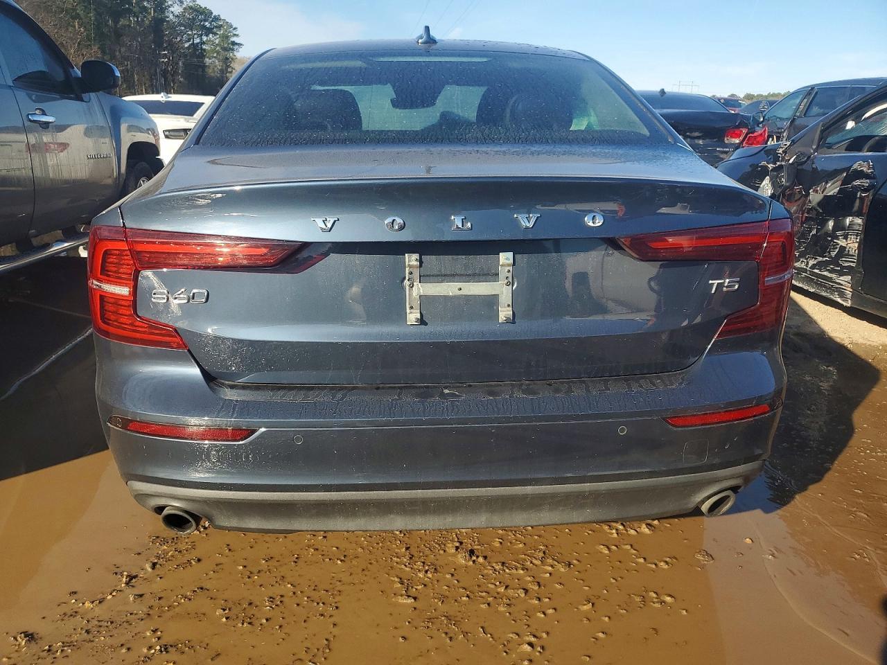 2019 VOLVO S60