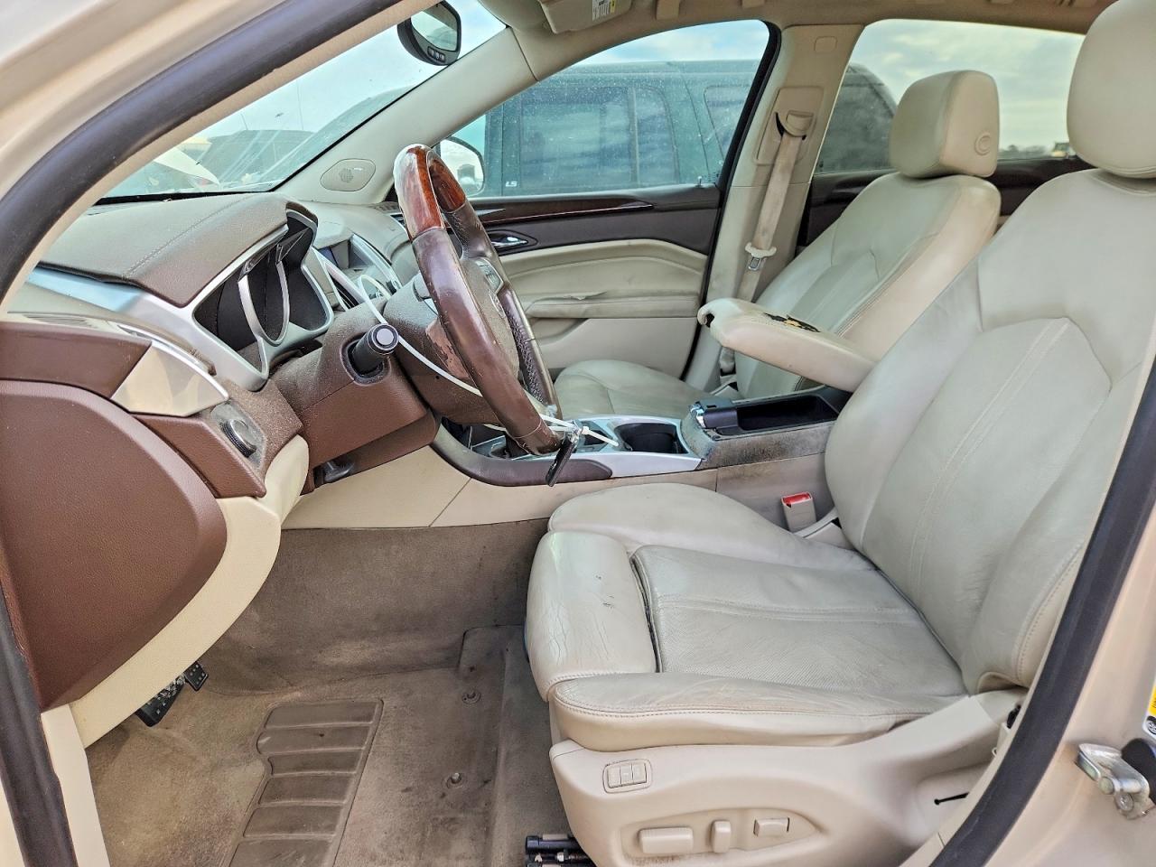 2010 CADILLAC SRX