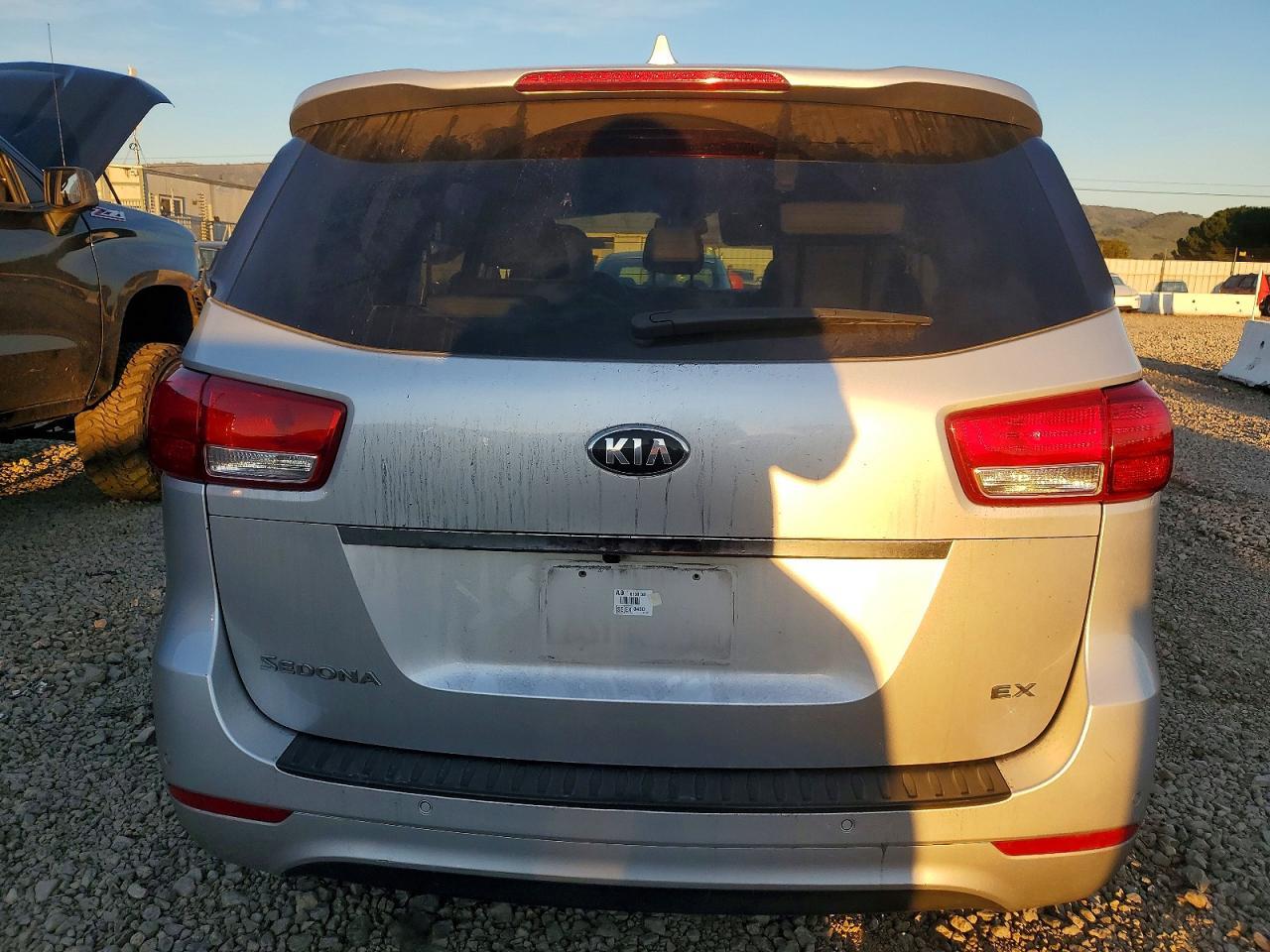 2016 KIA SEDONA