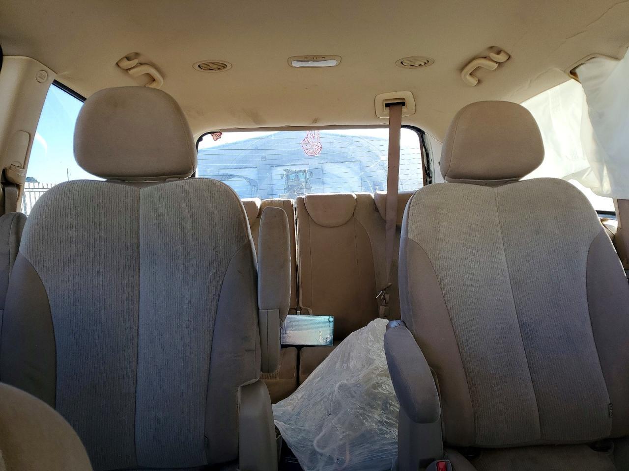 2012 KIA SEDONA