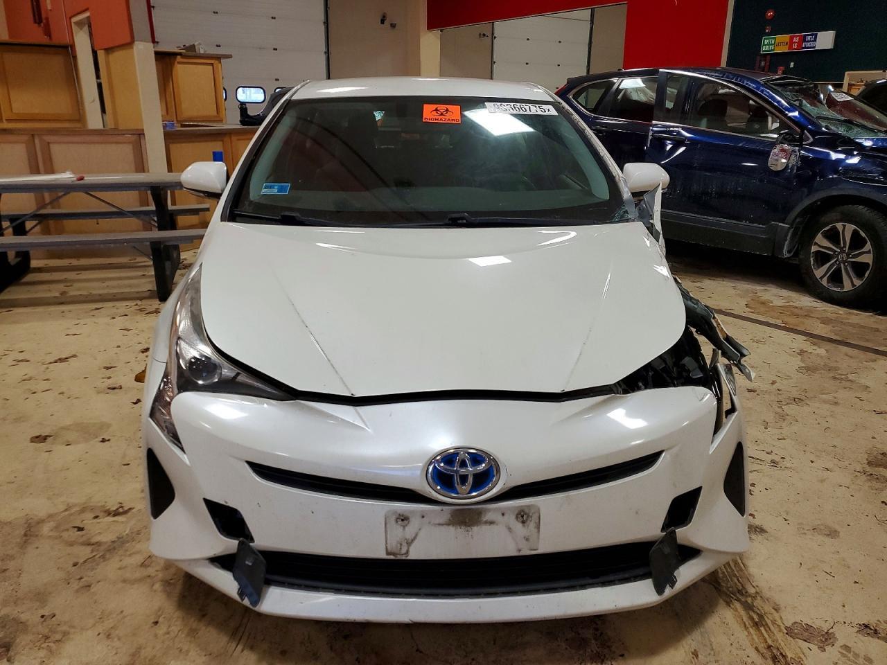 2016 TOYOTA PRIUS