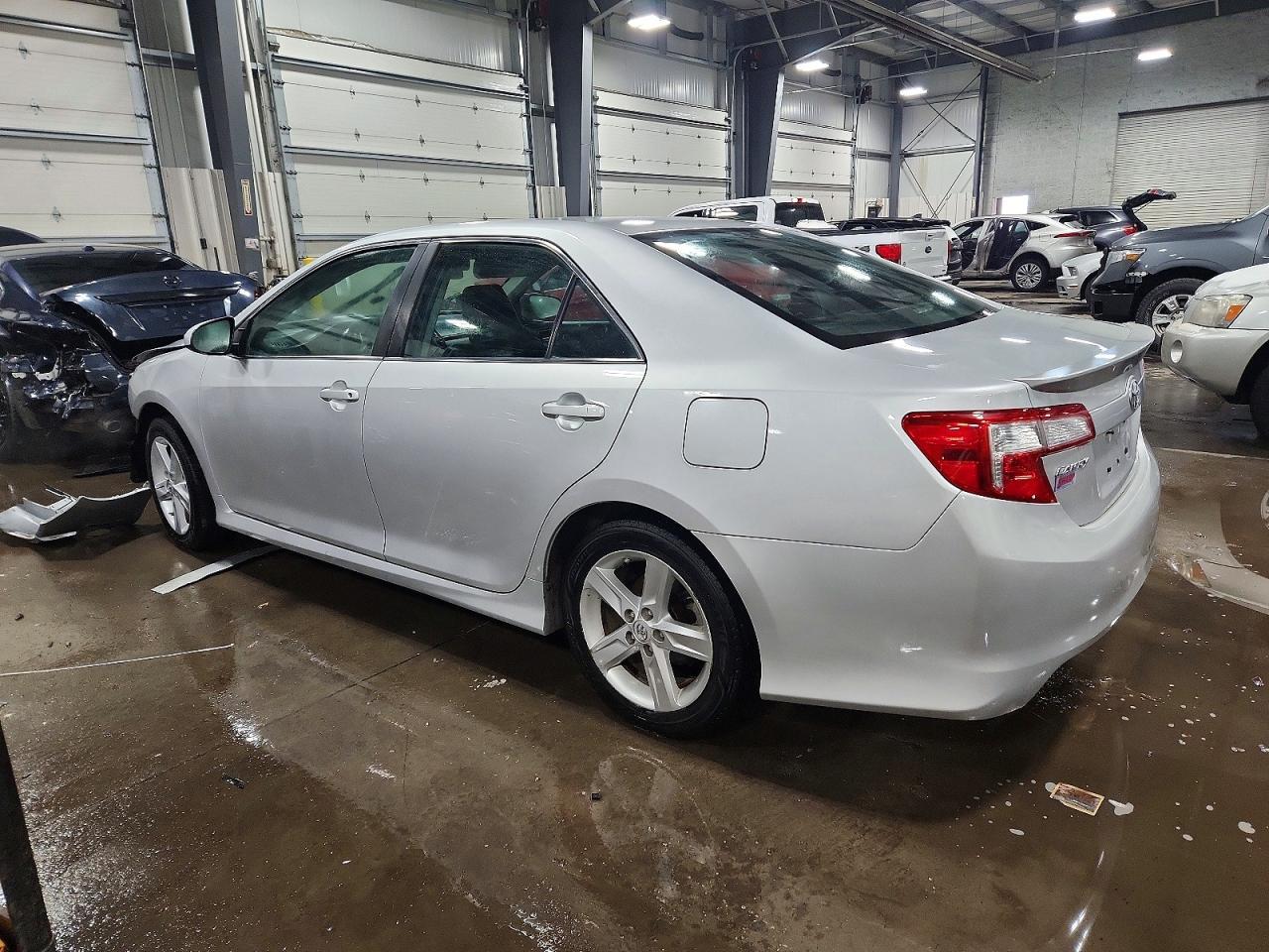 2014 TOYOTA CAMRY