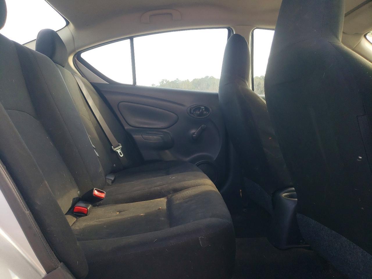 2015 NISSAN VERSA