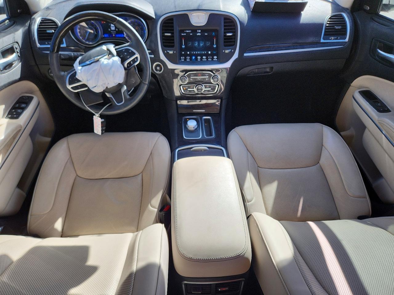 2019 CHRYSLER 300