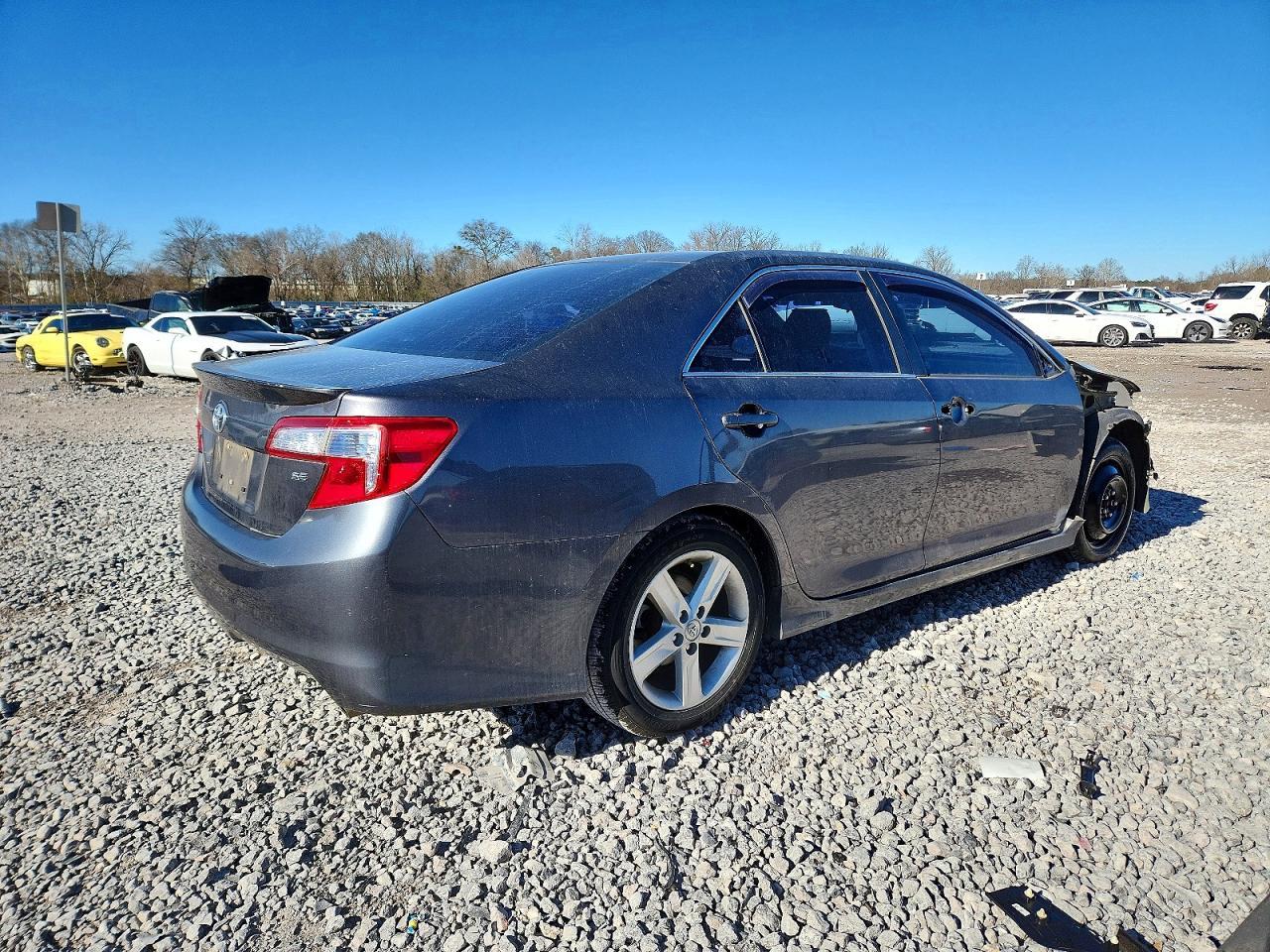 2014 TOYOTA CAMRY