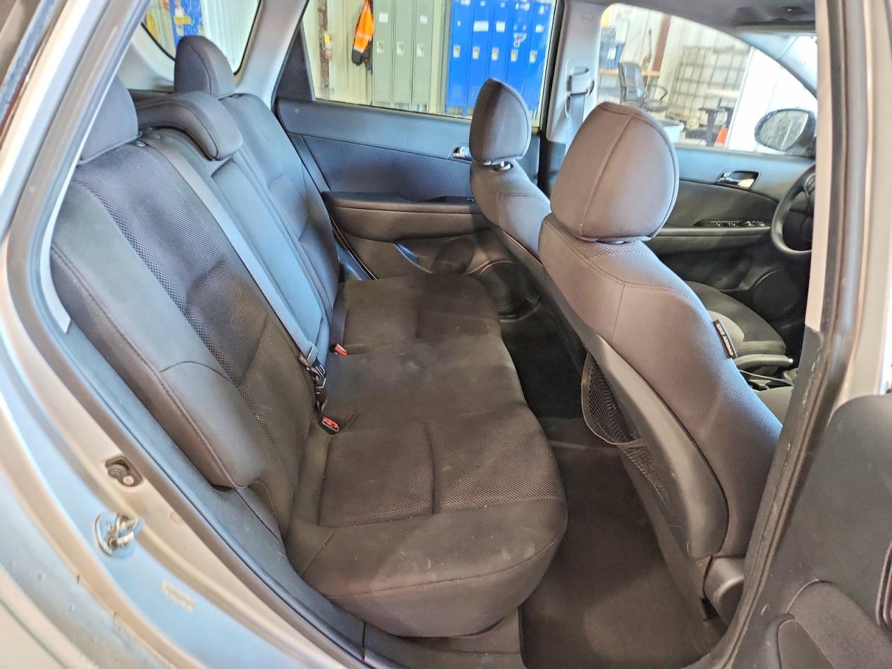 2012 HYUNDAI ELANTRA