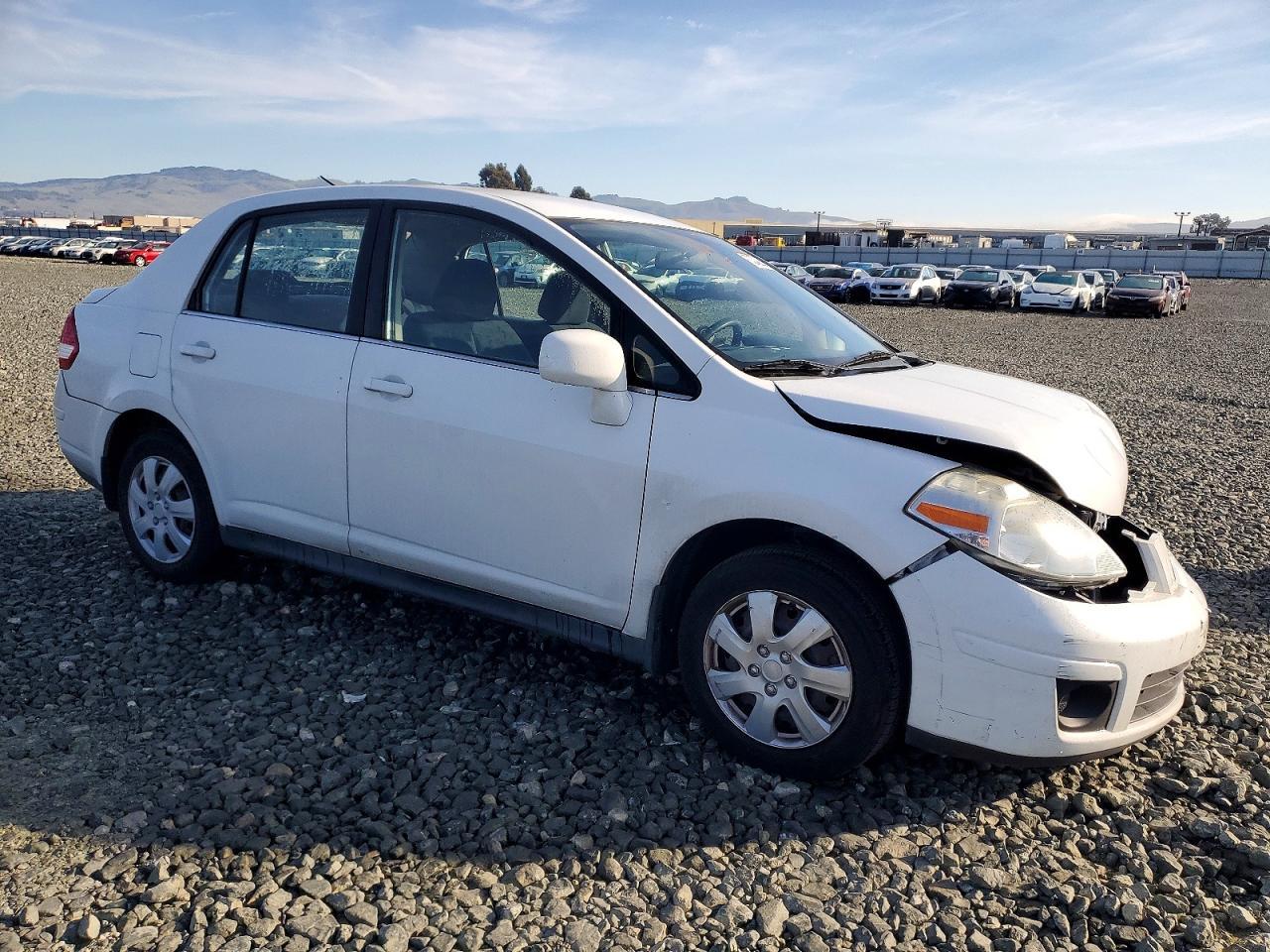 2008 NISSAN VERSA