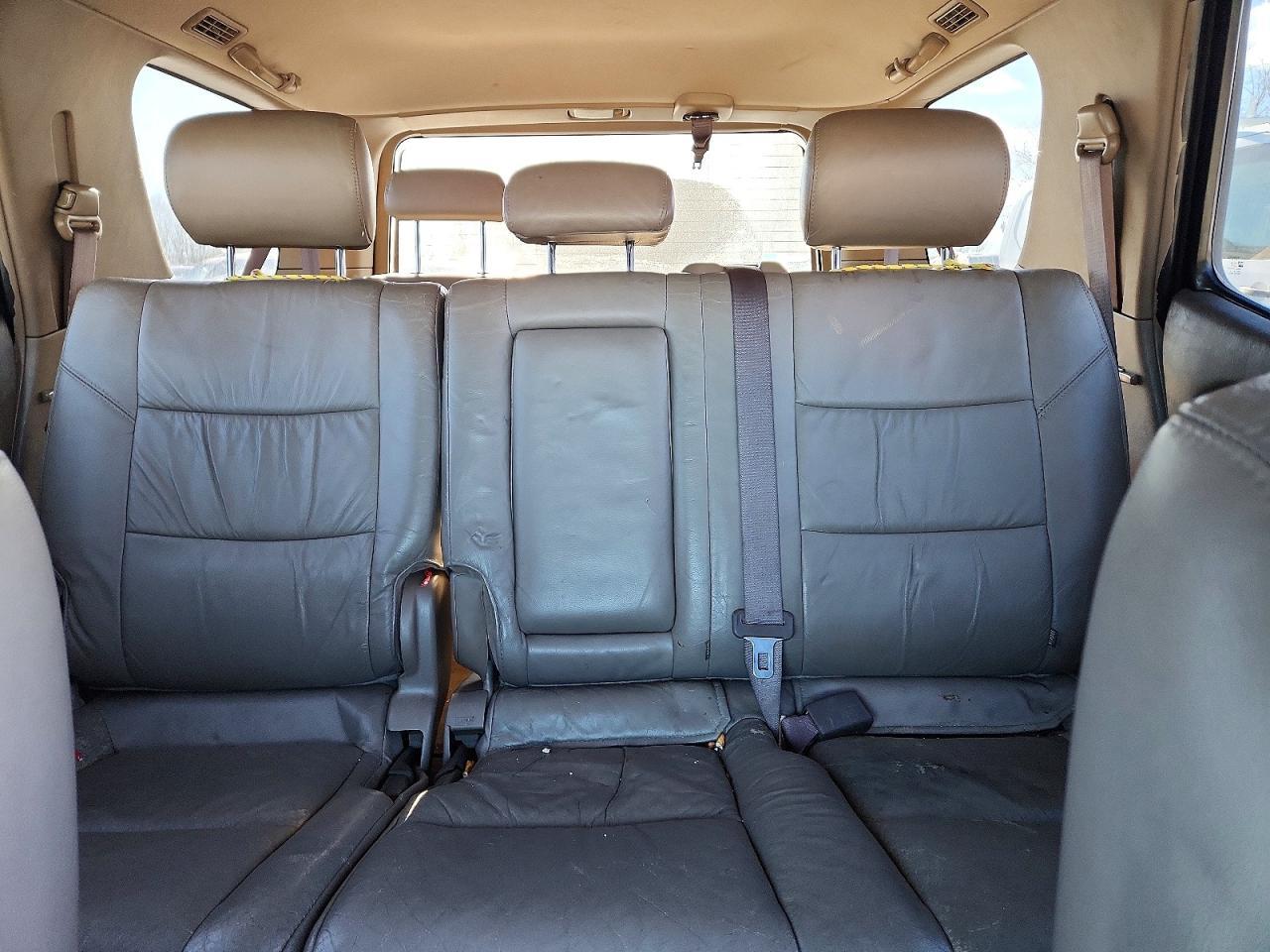 2002 TOYOTA Sequoia
