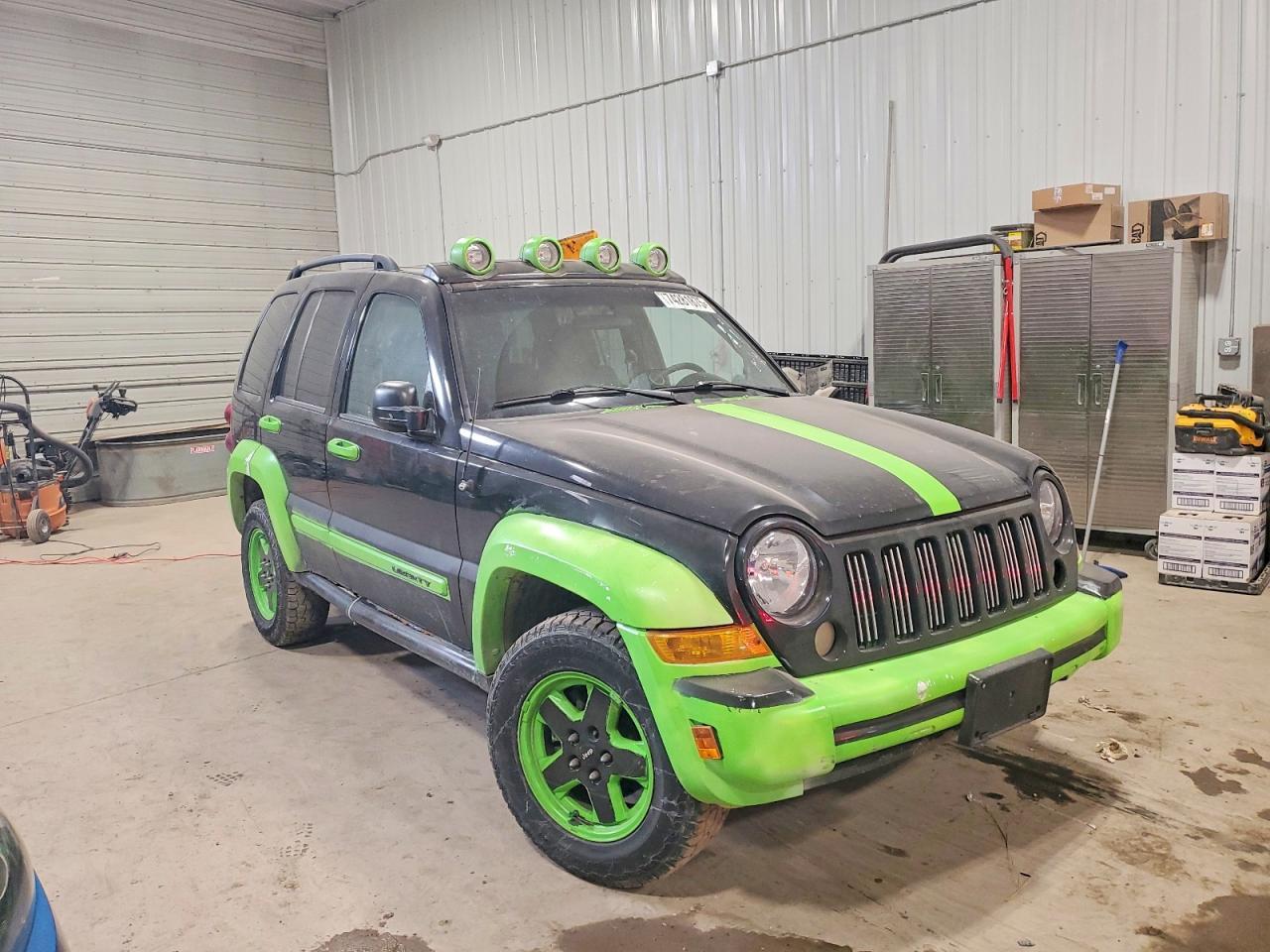 2005 JEEP Liberty