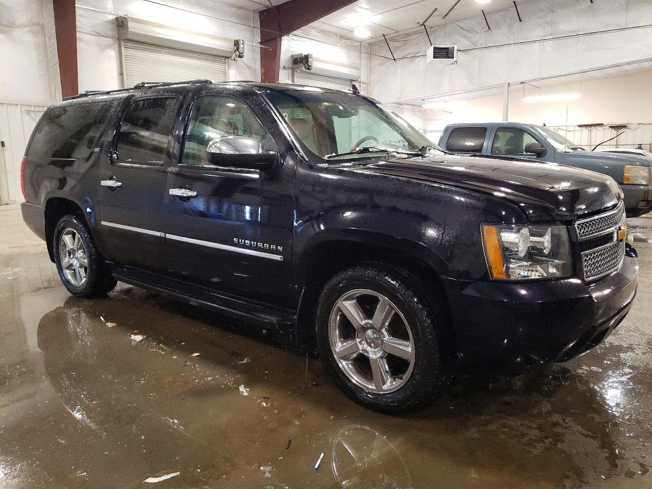 2014 CHEVROLET Suburban