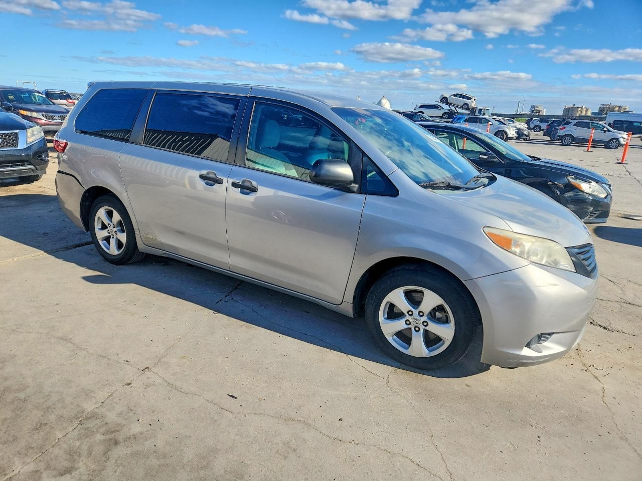 2015 TOYOTA SIENNA