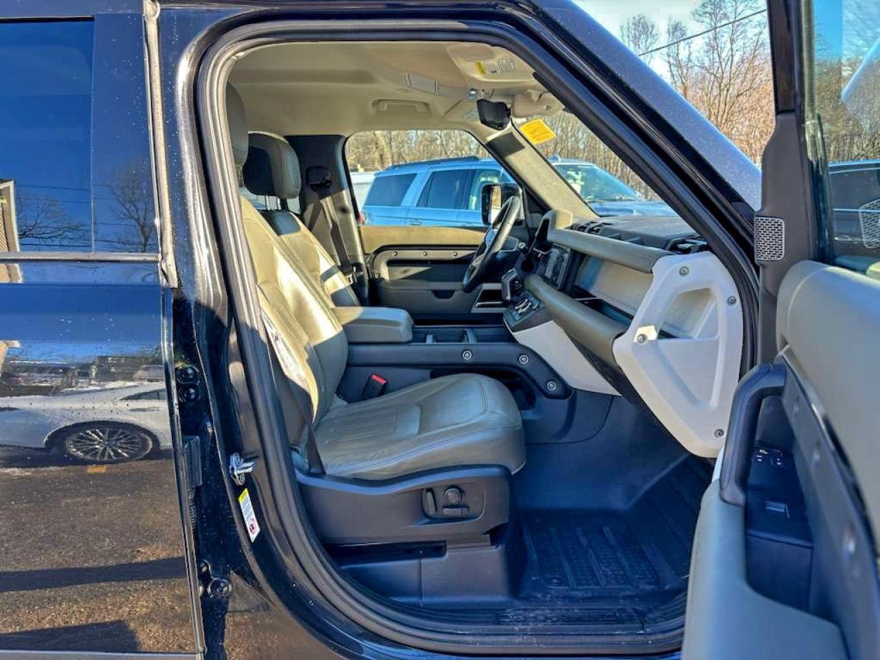 2020 LAND ROVER Defender