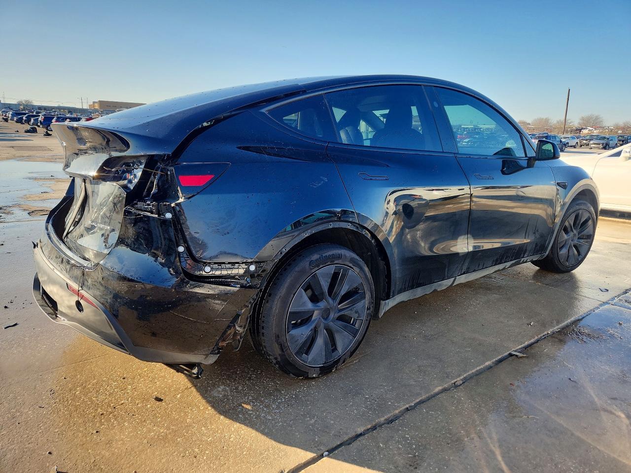 2025 TESLA MODEL Y