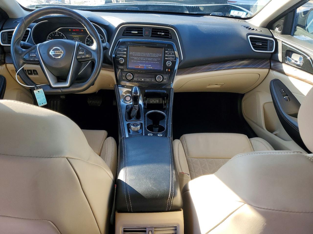 2017 NISSAN Maxima